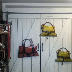 Absolutely love the barn doors and decorations