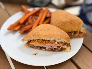 Pammie's Sammies