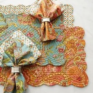 Placemats, napkins and table runners.