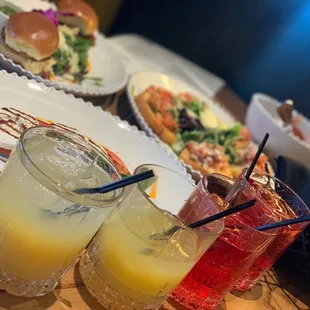 Sliders, meat ball, capers e salad &amp; bruschetta