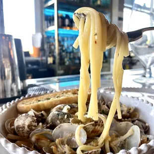 Clam linguini