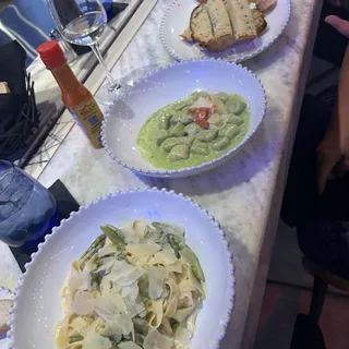 Fettuccine Alfredo