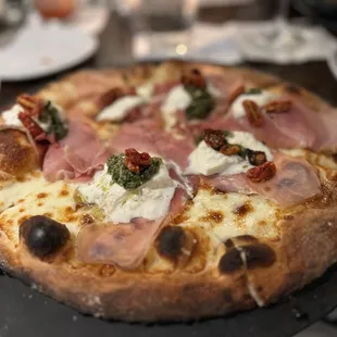 Prosciutto &amp; Burrata pizza. Amazing