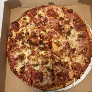 Meateater Pizza extra cheese