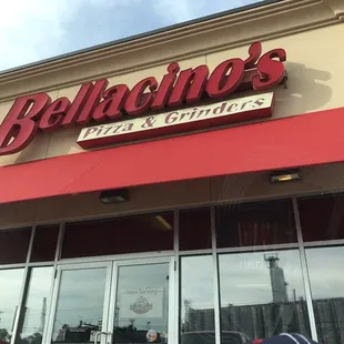 the outside of a restaurant