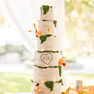 a three tiered wedding cake