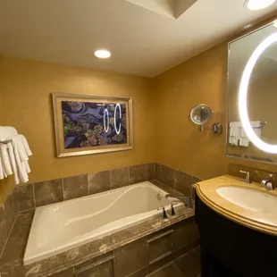 Resort Two Queen Room - Bathroom