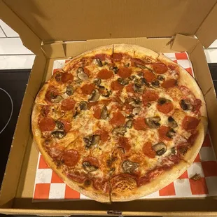 Mushroom and Pepperoni Pizza