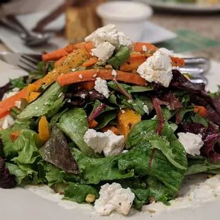 Seasonal harvest salad