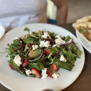 Grilled peach salad