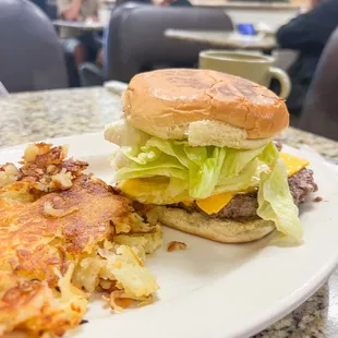 Cheeseburger with fried egg