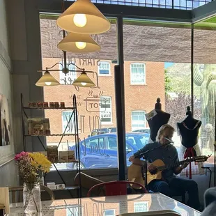 Live Music! What a wonderful treat!