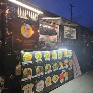 The street cart is all spiffied up. Their pictures are excellent, too