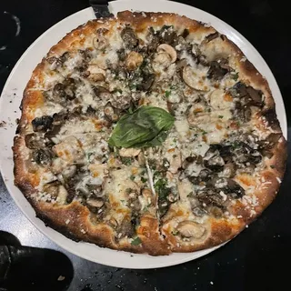 Tre Funghi Pizza