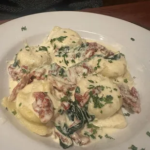 Special : chicken ravioli with sun dried tomatoes and cream sauce