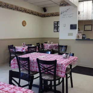 Inside Bella's Pizzeria