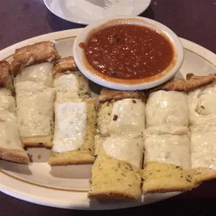 Garlic Bread w/ Mozzarella.....OMG!...The Bread is so Fresh and the Sauce is Amazing!....