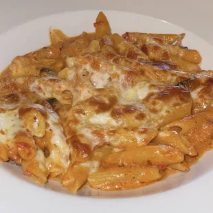 Ziti with Pinksauce with mozzarella cheese baked in the oven