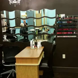 Nail station