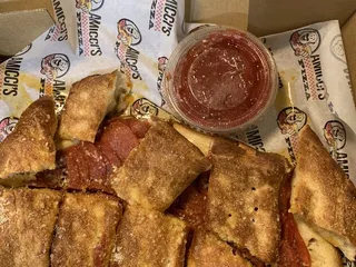 Amicci's Pizza