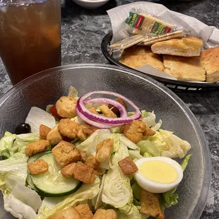 Side salad that came with my dinner