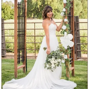 Mr. &amp; Mrs. Bromme Photos by Mary Gillespie Photography  Floral by Belles Lodi Flower Shoppe