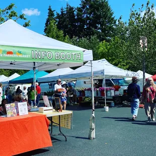 Beautiful day to shop the farmers market!