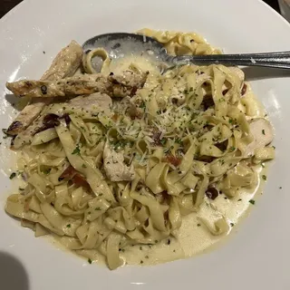 Pollo Pancetta Alfredo