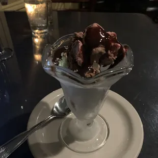 ice cream sundae