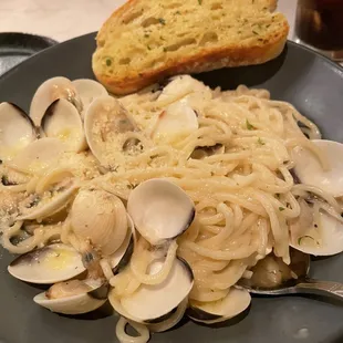 Clams &amp; spaghetti