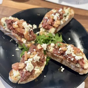 Short rib bruschetta