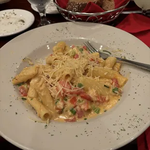 Lobster Mac &amp; Cheese with a side of complimentary bread