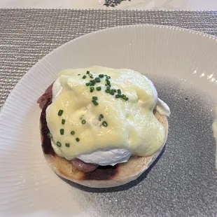 Eggs Benedict
