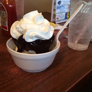 Hot fudge cake