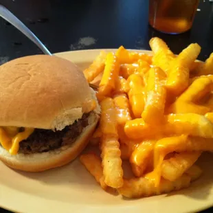 Cheeseburger &amp; cheese fries