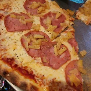 Hawaiian pizza