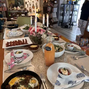 Intimate brunch feast