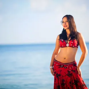 Honolulu Belly Dancer &quot;Sandy&quot; of Belly Dancers In Paradise Company