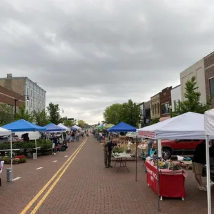  street lined with vendors