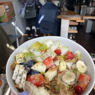 Fruit & Homemade Granola Bowl