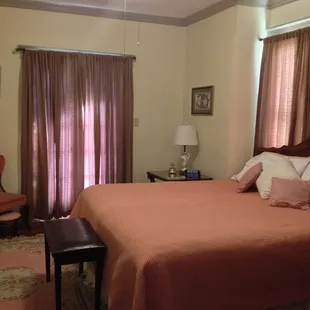 King bedroom 1 bed flat