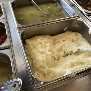 Green beans and mashed potatoes