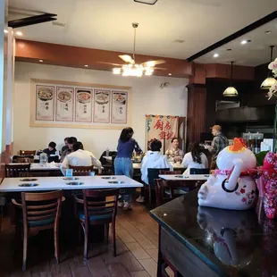 sushi and sashimi, interior