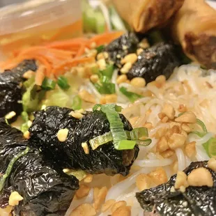 vermicelli &amp; beef with betel leaf
