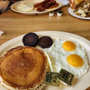 Came to eat breakfast, service &amp; food was great. I'm definitely coming back. If you come early enough, they have breakfast specials as well.