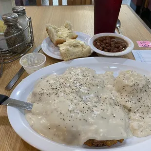 It looked amazing. 10 bucks tea included. The tea was quite good. The rest? Hopefully just a bad day.