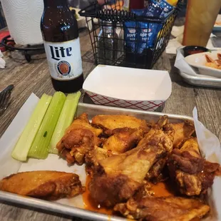 Medium wings with Bleau Cheese dipping