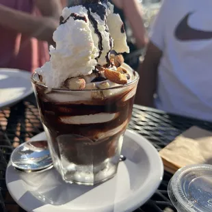 Soft serve sundae