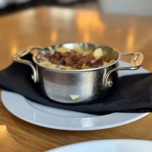 Mac and cheese topped with bacon