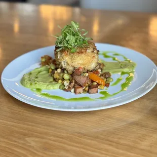 Crab cake with avocado puree